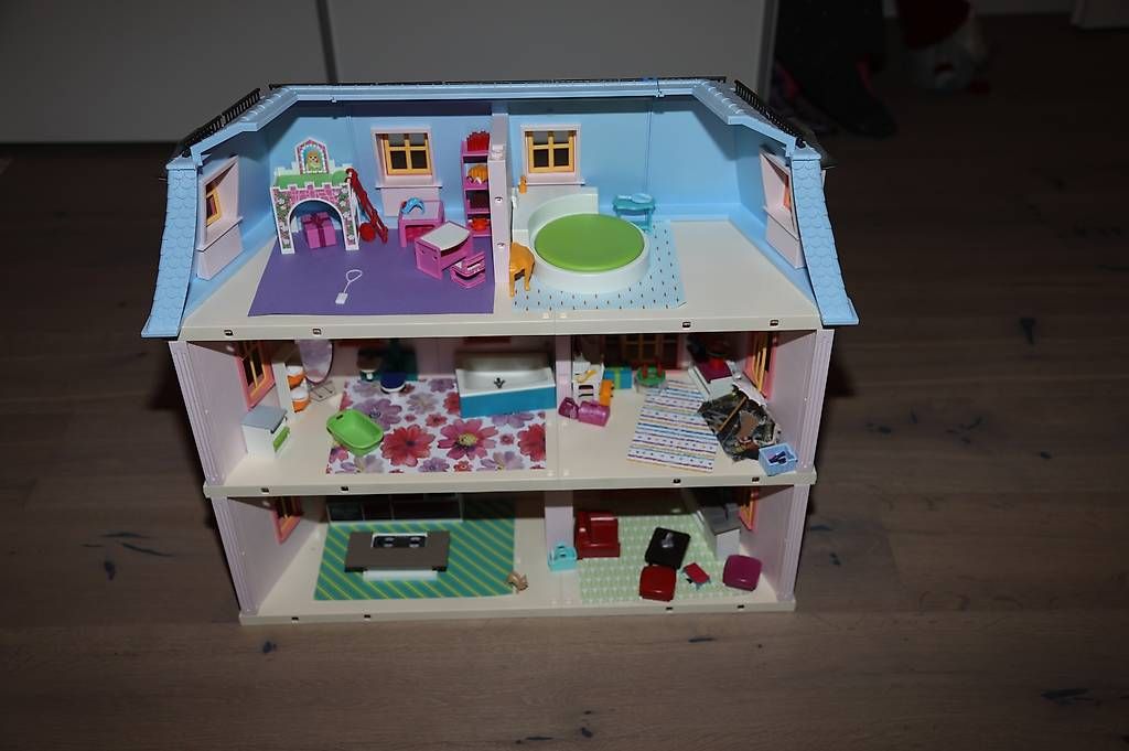 Spielzeuge: Playmobil Puppenhaus – Gebraucht aus Fehraltorf von steh75