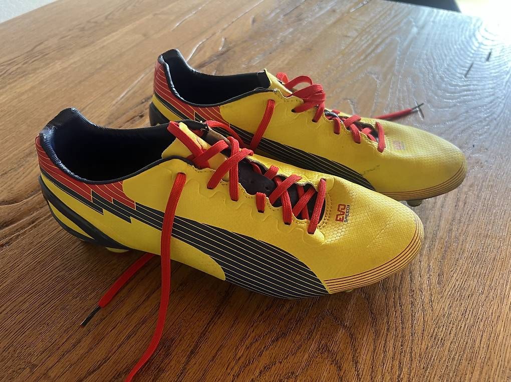 Puma Scarpe da uomo: Fussball-Stollenschuhe / Töggelischuhe – Usato da Birmensdorf ZH venduto da juhu11