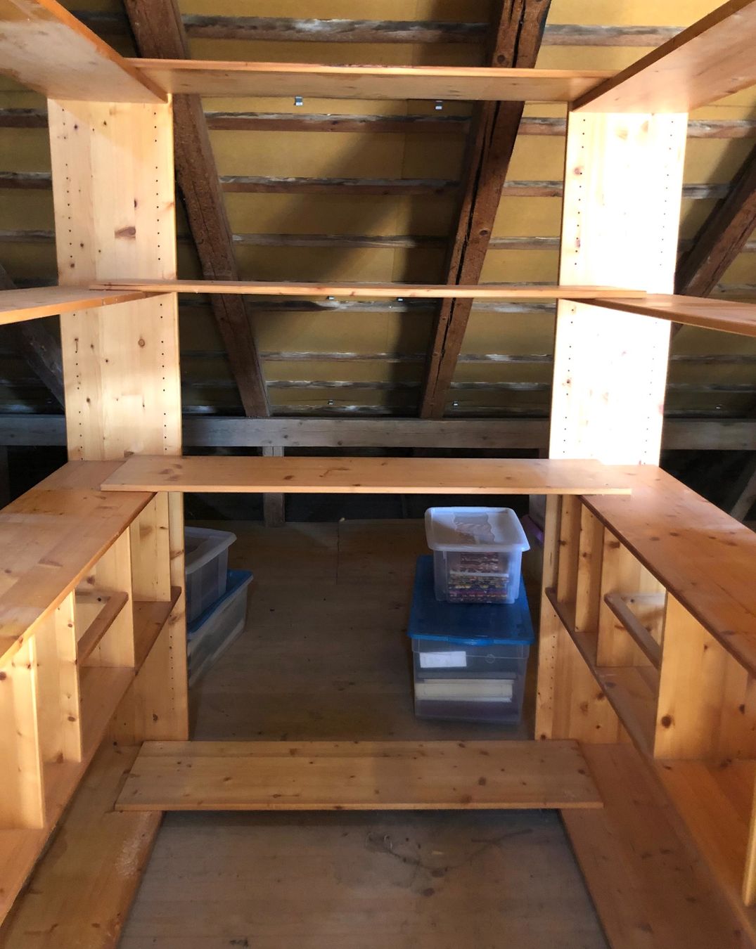 Scaffali: Modulares Holzregal – Usato da Oberkulm venduto da Weberlisa 2