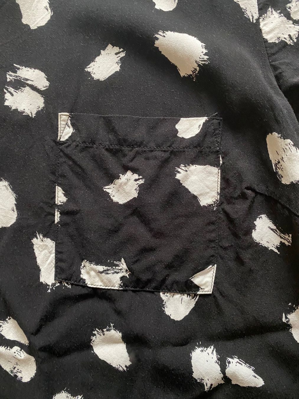 Blusen: Bluse "Even&Odd" schwarz mit weissen Tupfen Grösse M – Gebraucht aus LUZERN von Supigers 1