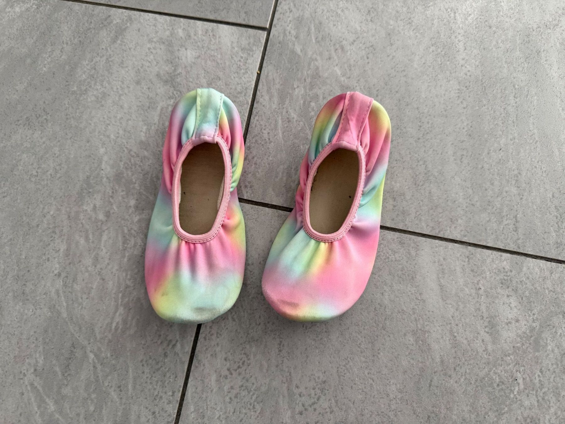 Scarpe per ragazze: Gymnastikschuhe - Grösse 30 – Usato da Bülach venduto da Loredana13