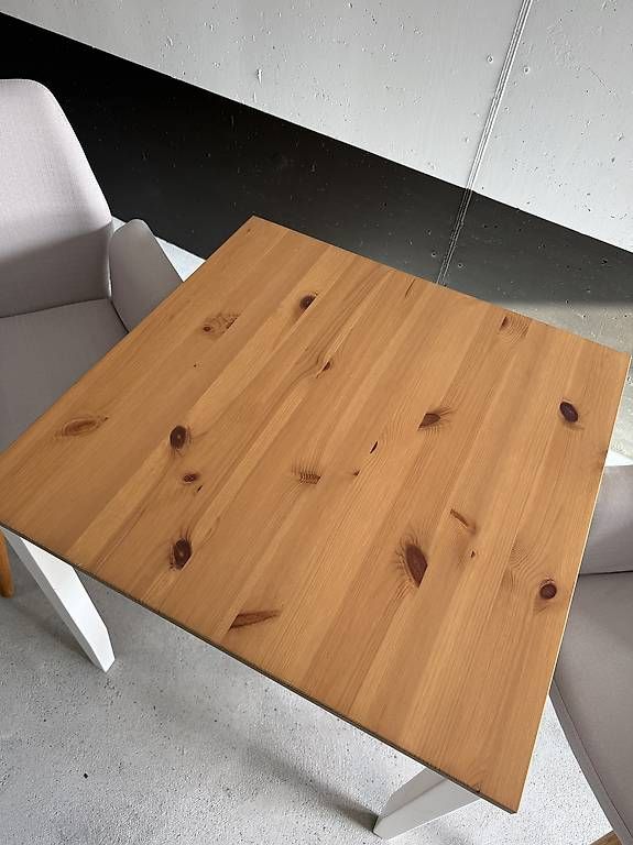 Set di tavolo e panche: Tisch und 2 Stühle – Usato da Wollerau venduto da isa_fx8n 2