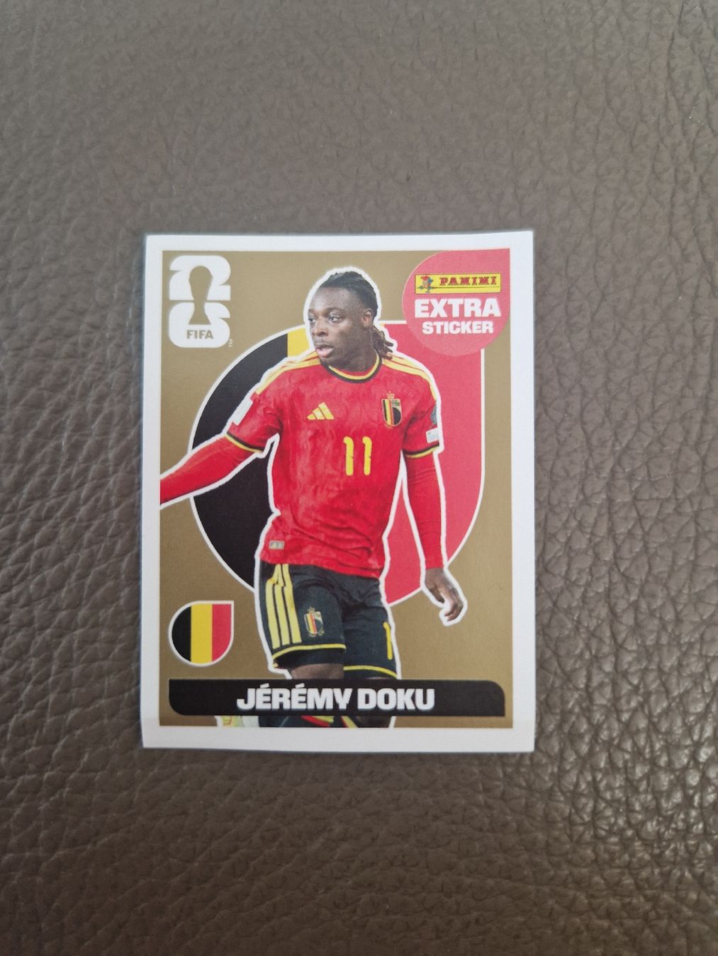 Panini Carte collezionabili: JÉRÉMY DOKU extra Sticker Gold – Nuovo e nell'imballaggio originale da Allschwil venduto da actofighter