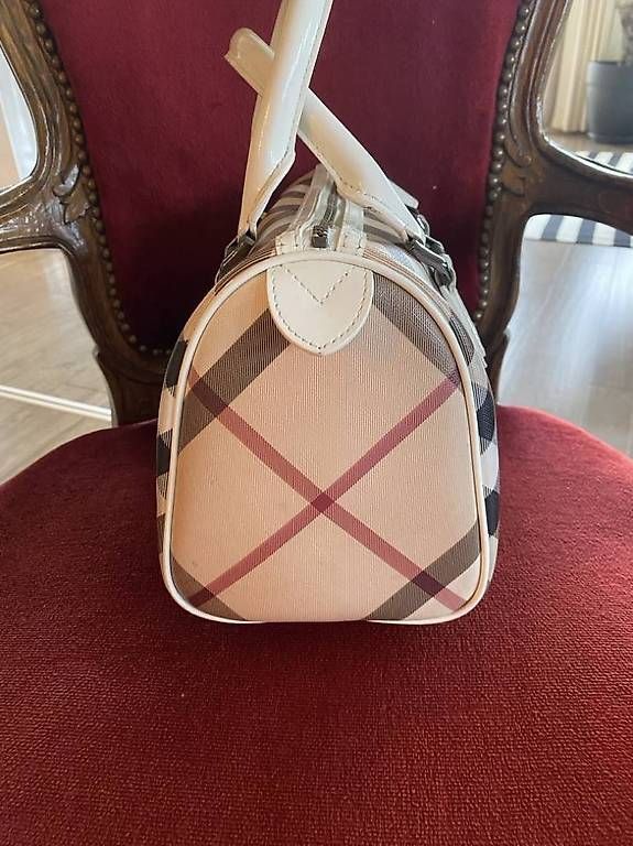 Burberry Borse da donna: Sac Burberry – Usato da La Chaux-de-Fonds venduto da eli_9dy8 1
