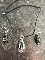 Set No2: Kette + Ohrhänger sw/weiss  Neu