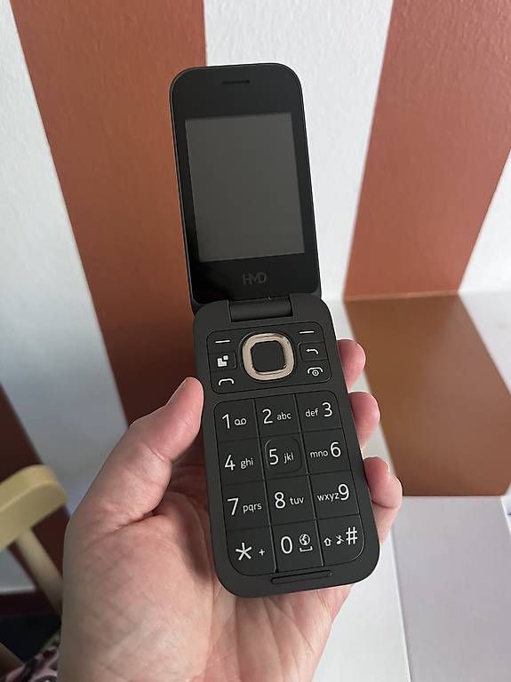Telefoni cellulari / Smartphones: HMD (Nokia) 2660 Flip (NEU!) – Usato da Bern venduto da Susiii123 2