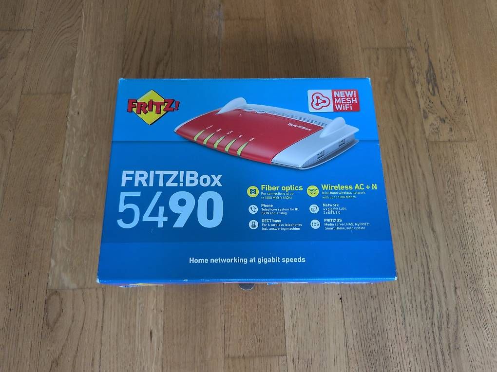 Modem & Router: FRITZ!Box 5490 Glasfaser-Router – Usato da Luzern venduto da distract