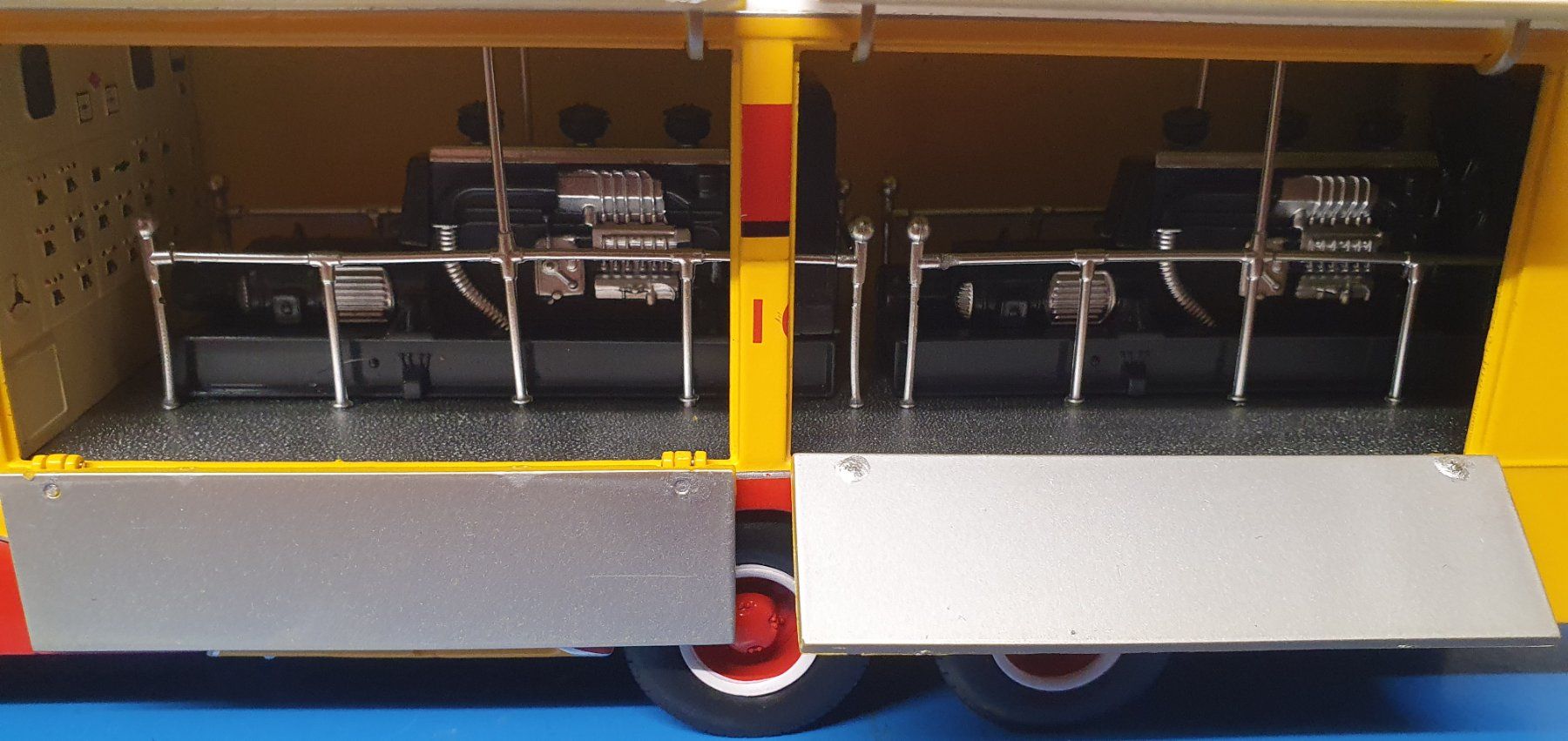 Modellbausätze & Standmodelle: Modell Lastwagen – Gebraucht aus Winterthur von Epi52 1