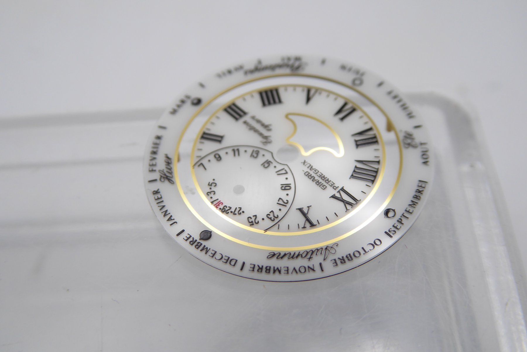 Orologi: Girard Perreguax Equation Space Date Moon phase dial. – Nuovo (secondo la descrizione) da Geneve venduto da adr_xk6n 5