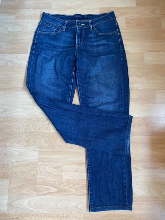 LEVI’S Demi Curve Classic Jeans Gr. W27