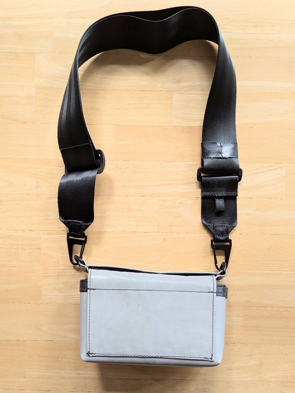 Freitag Borse: FREITAG Tasche Heinz, hellgrau, neu – Usato da Bertschikon Gossau venduto da Tokibunny 4