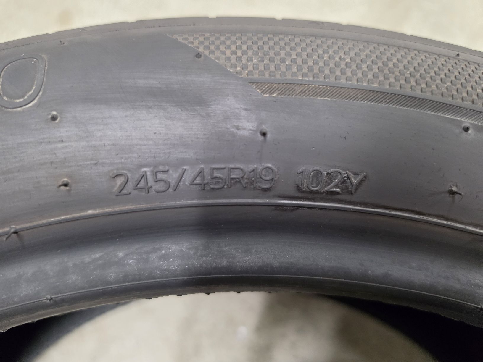 Hankook Pneumatici & Ruote complete: 245/45R19 – Usato da pratteln venduto da fir_nhg5 3