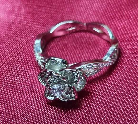 Anelli: Stilvoller Ring Blume, 925 versilbert, Gr. 8 – Nuovo (secondo la descrizione) da Grenchen venduto da maretop 1