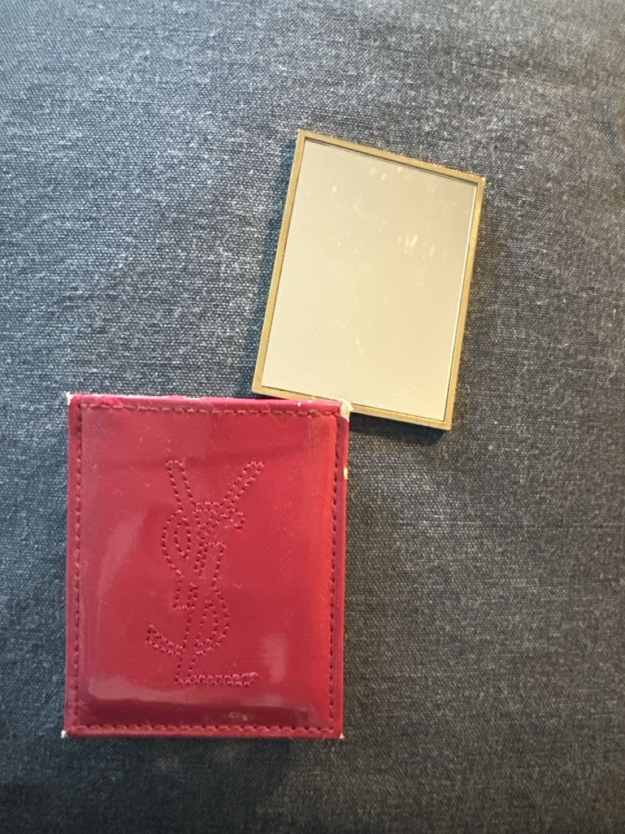 Spiegel: YSL Schminkspiegel  – Gebraucht aus Bassersdorf von Ayumiyamaguchi 1