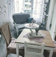 Antikes Sofa mit Tisch 