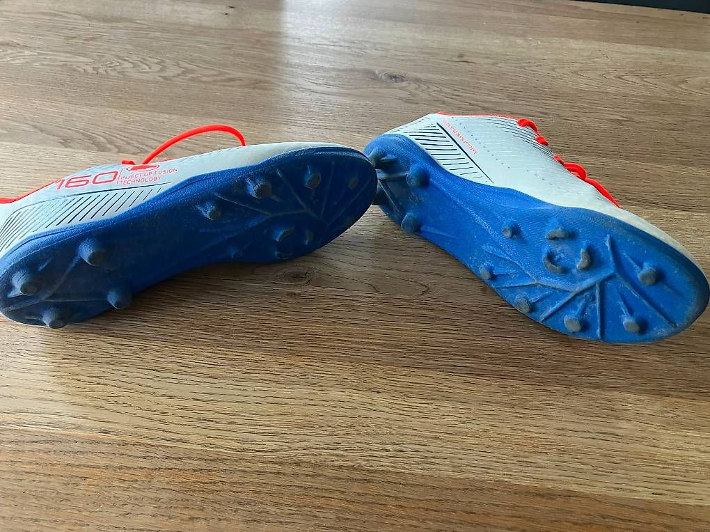 Scarpe per ragazzi: Fussballschuhe Grösse 36 – Usato da Sins venduto da Icezeit0 1