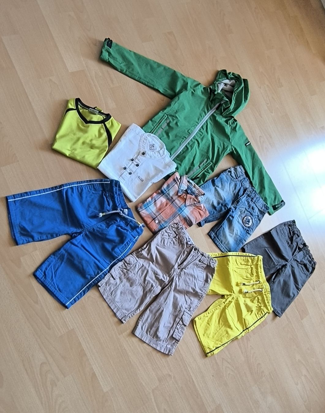 Lotti & Set di vestiti: Lot habits 110/116  – Usato da Arnex-sur-Orbe venduto da mbdaso