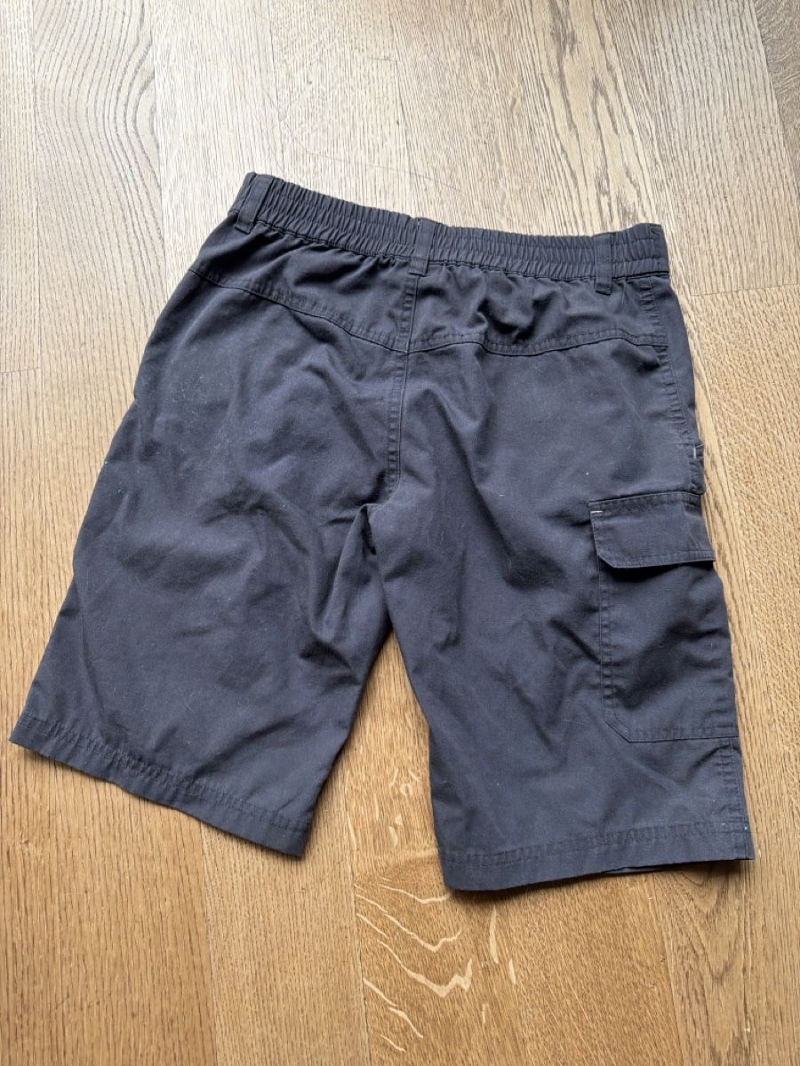 Trollkids Pantaloni: Graue Trollkids Shorts Größe 152 – Usato da Zug venduto da kam_m856 1
