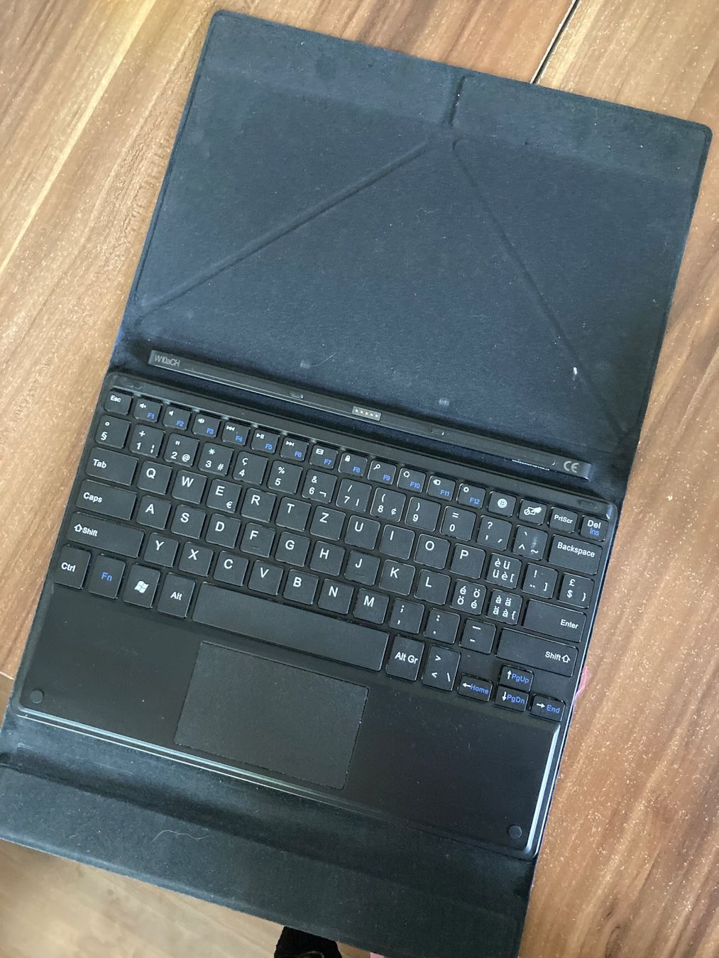 Claviers: Trekstor Tablet Tastatur – D'occasion à Dagmersellen par RamonaJohann