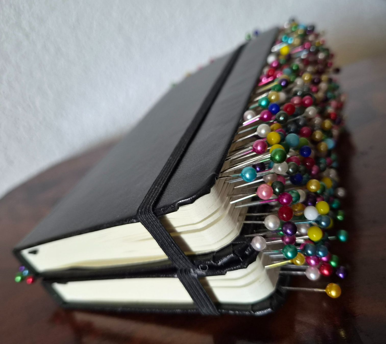 Sculptures & Statues: Kunstobjekt mit Moleskine-Notizbuch – D'occasion à Zurich par vik_x7tq 5