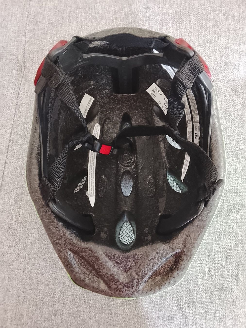 Giro Caschi: Kinder Velohelm Gr. 46-50 – Usato da St. Gallen venduto da Fluros 3