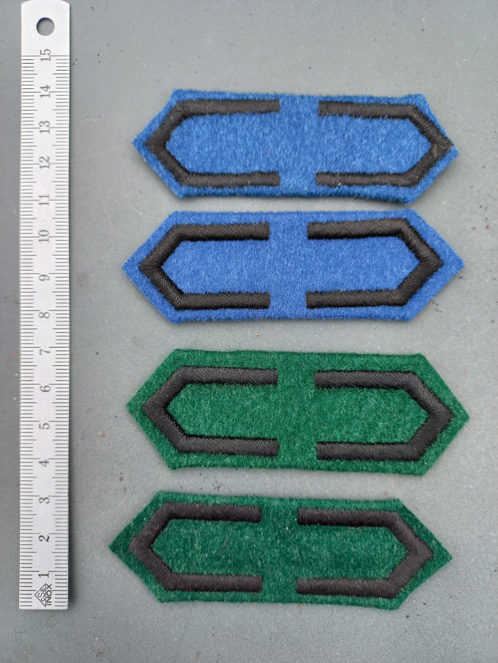 Schweizer Armee Uniformen: 4 Balken zu Ärmelpatten – Gebraucht aus Horw von Bellevue10