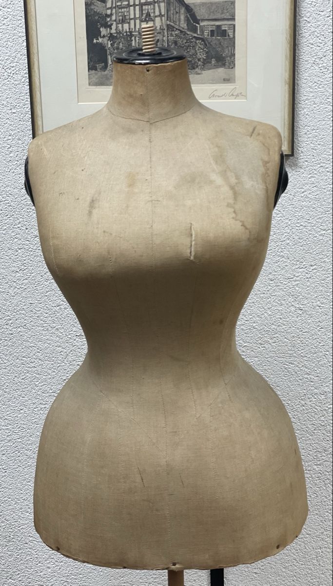 Figurines: Antike Kleiderbüste – D'occasion à Schaffhausen par marakesch41 1