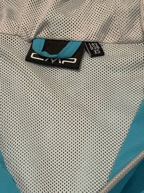 Vestes: Regenjacke  – D'occasion à Pieterlen par van_y77j 1