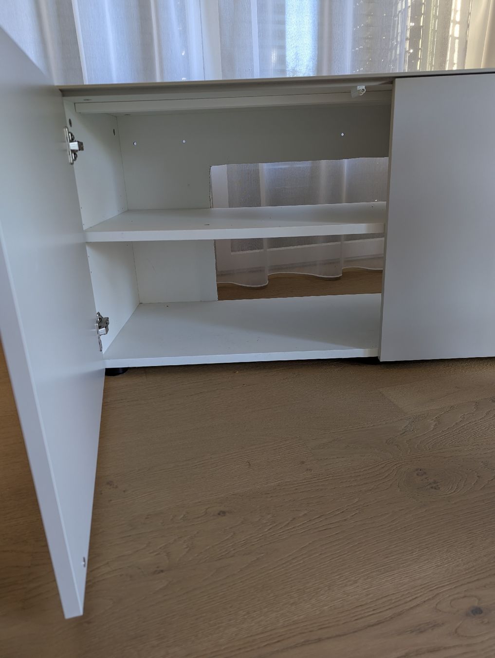 Livique Commodes: Sideboard klassisch mit modif Rückwand – D'occasion à Birmensdorf ZH par marcito88 1