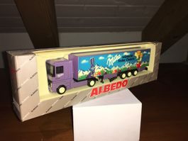 Mercedes-Benz Actros Sattelzug MILKA 1:87 H0 Albedo
