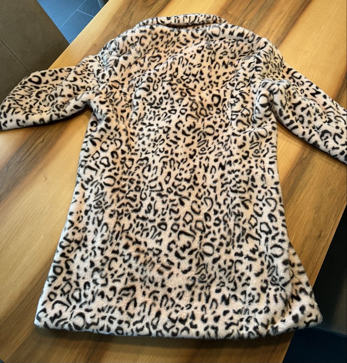 Guess Cappotti: Guess Mantel Animal – Usato da Muotathal venduto da lil_pq5n 5