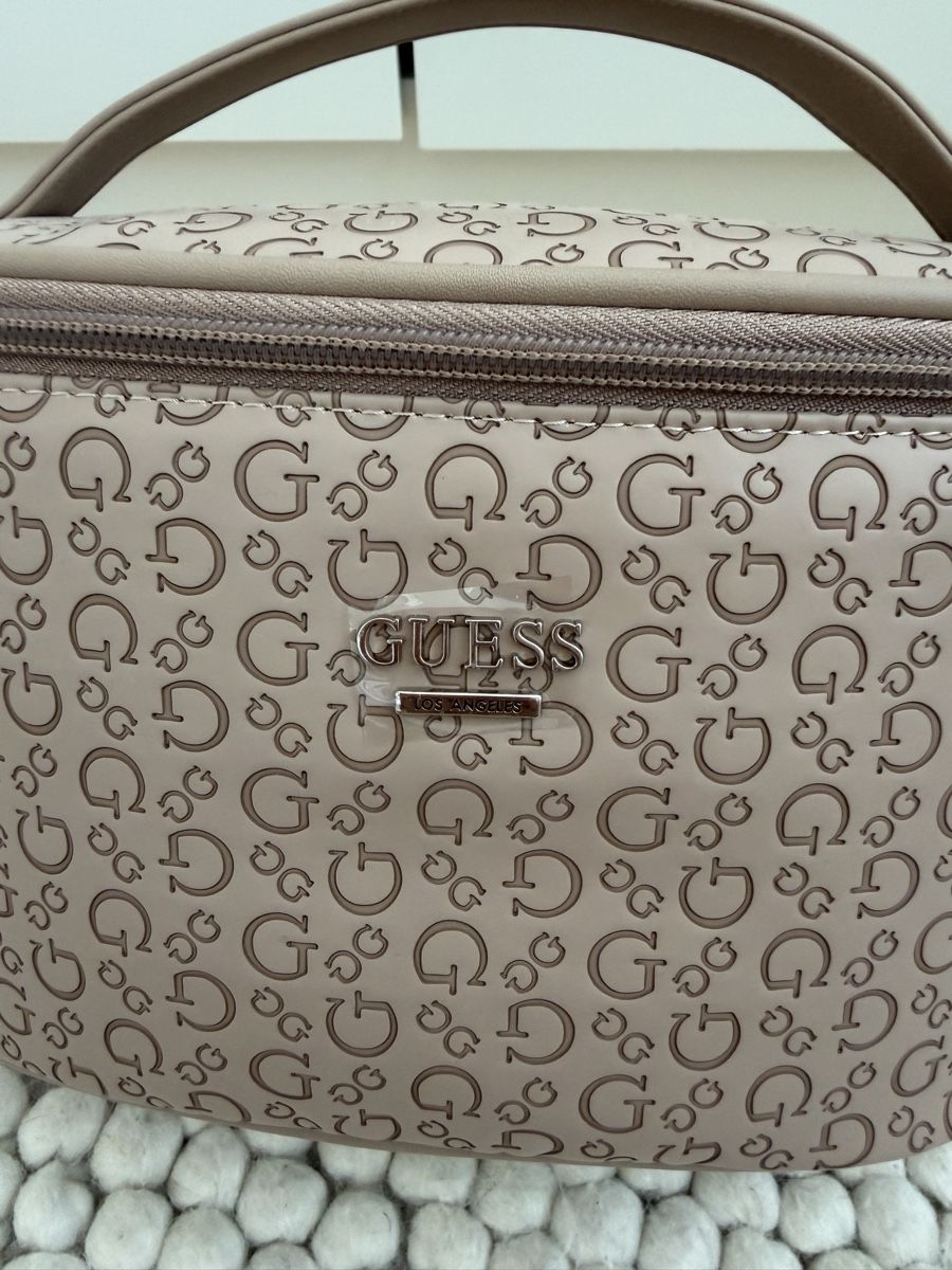 Guess Custodie per cosmetici: GUESS - Kosmetiktasche  – Nuovo e nell'imballaggio originale da luzern venduto da 1Merita 1
