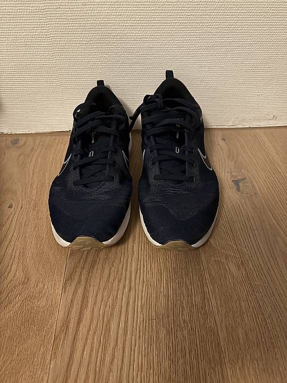 Scarpe da uomo: Nike Hallenschuhe Grösse: 41 – Usato da Bolligen venduto da fel_cp8q