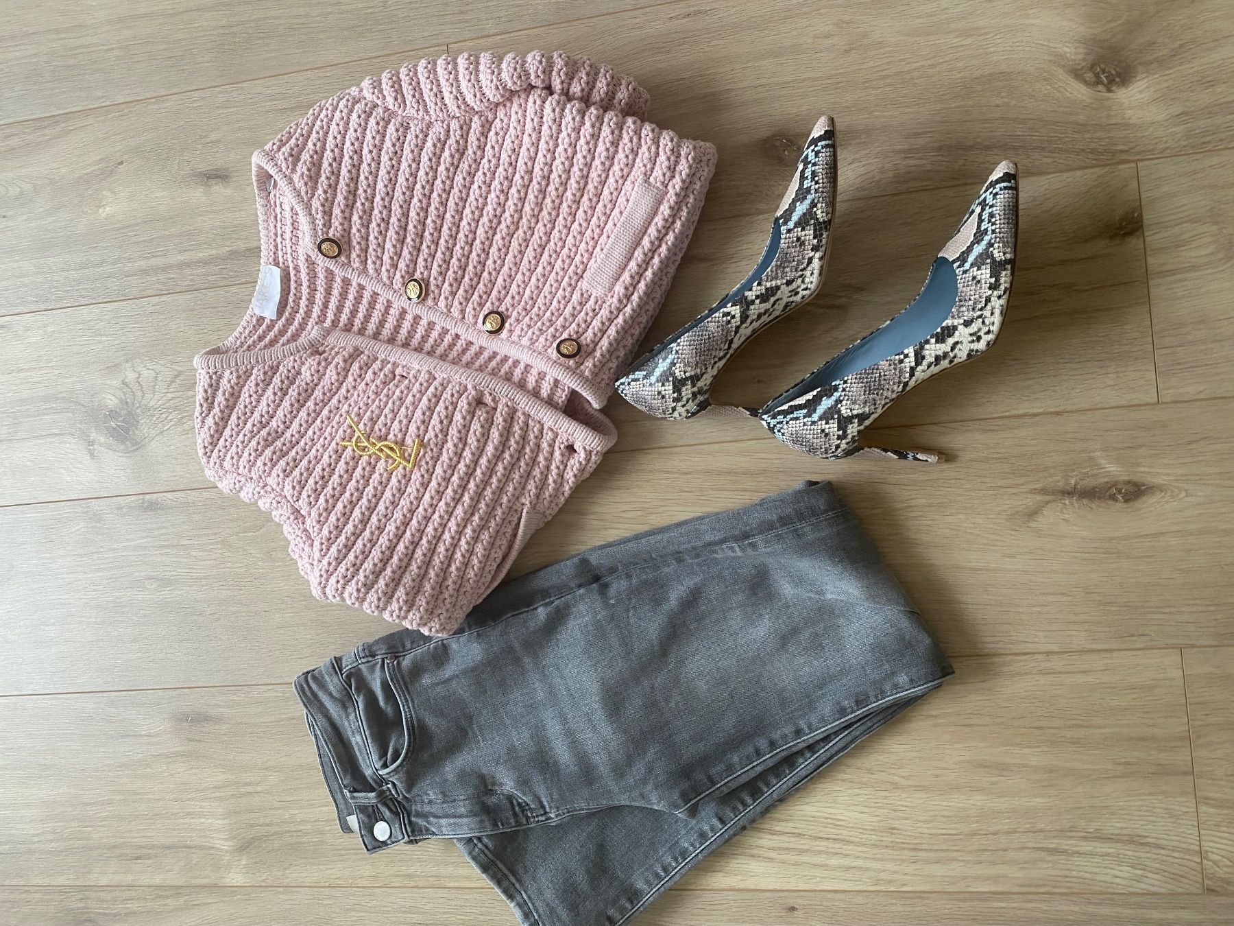 C&A Jeans: Straight Leg Jeans grau – Usato da Thun venduto da van_b6g5 1