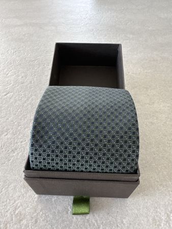 Cravate Patek Philippe Genève verte motif carreaux 2021