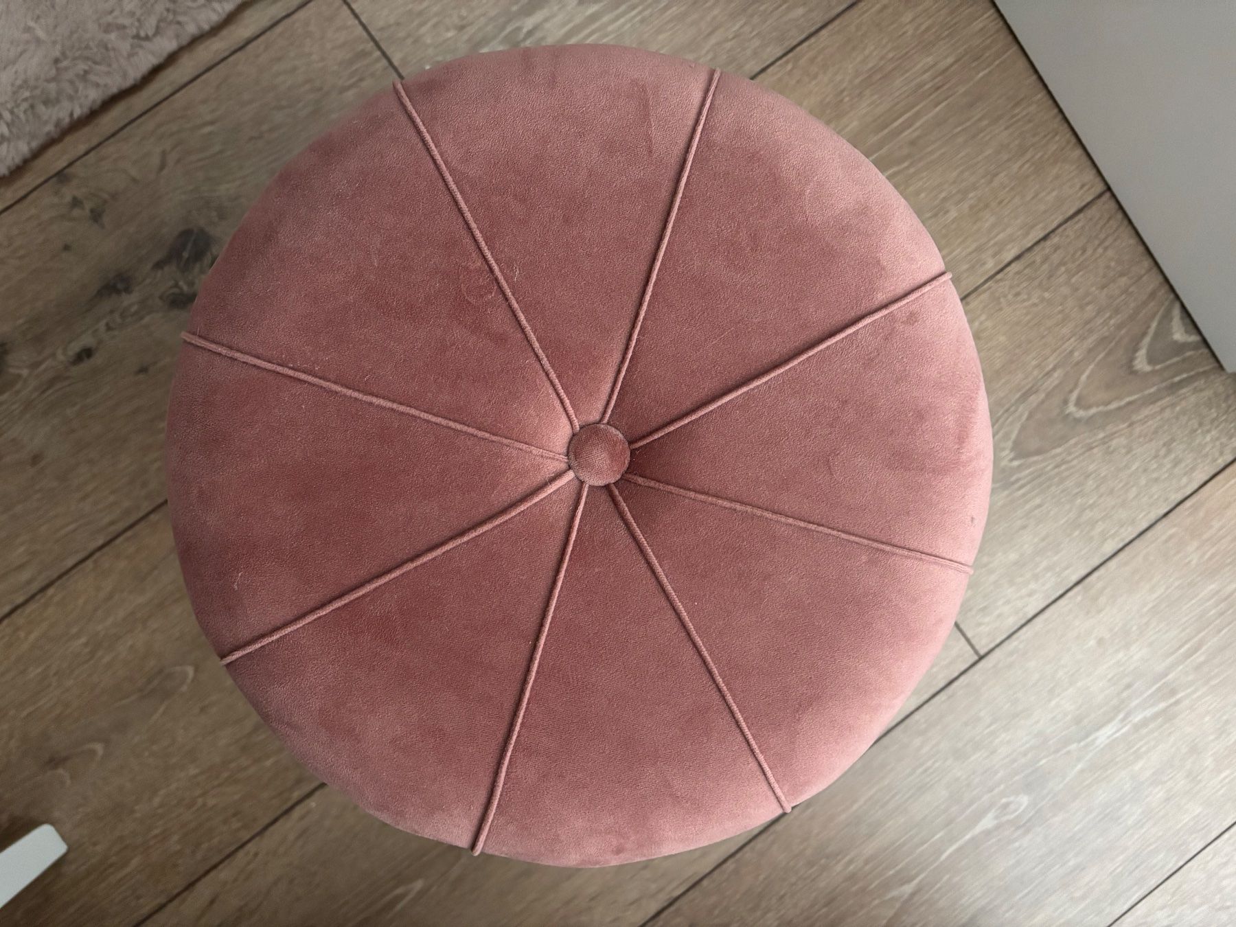 Tabourets: Samthocker mit Stauraum – D'occasion à Zürich par lui_r26y 1