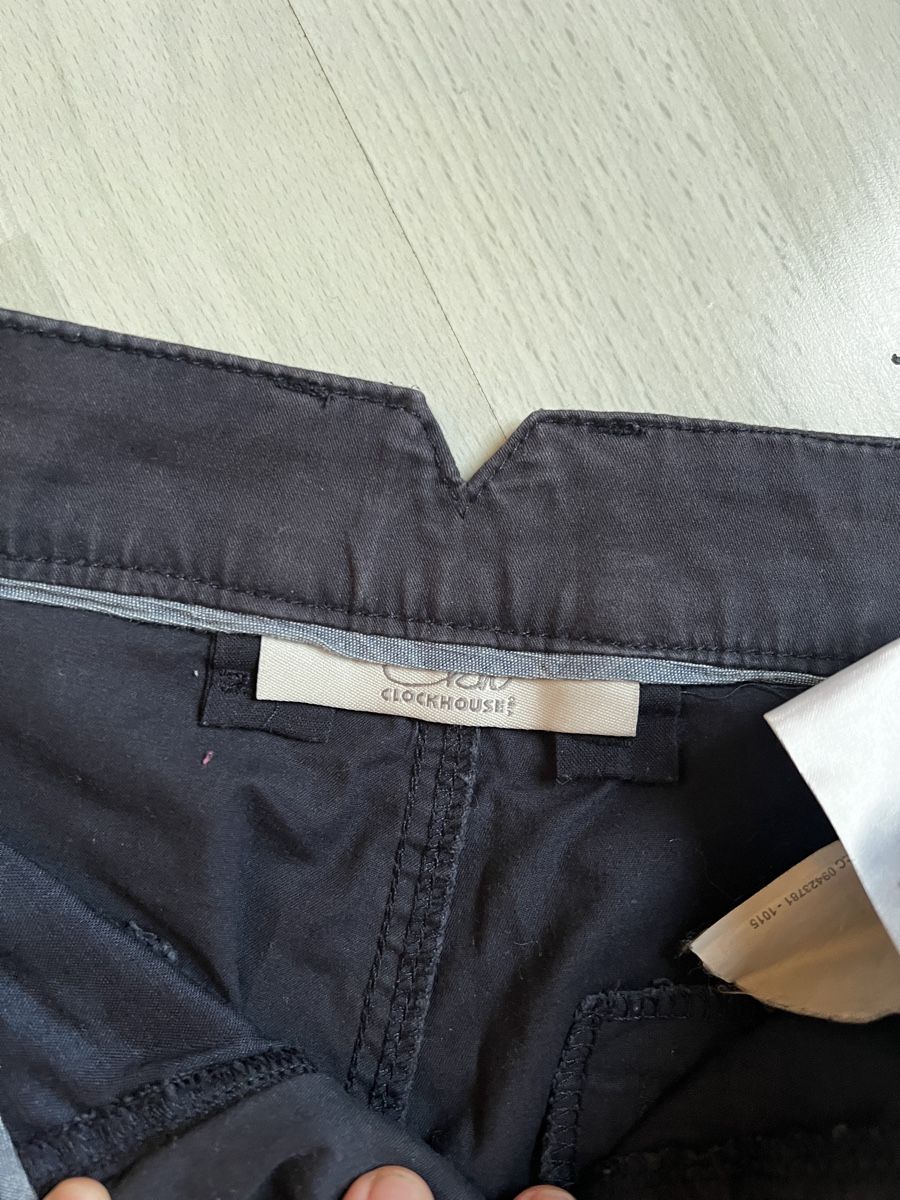 Pantaloni: Dunkelblaue Shorts von Clockhouse, Grösse 38 – Usato da Bern venduto da fla_yj25 1