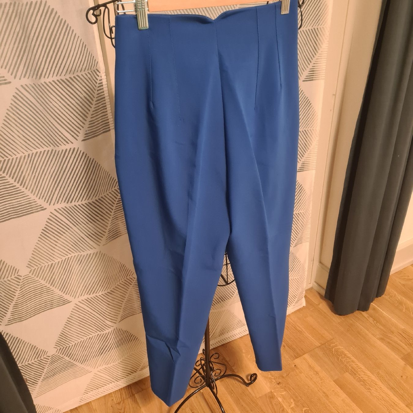 Zara Pantaloni: hose von zara gr S – Nuovo (secondo la descrizione) da zürich venduto da janjaz 2