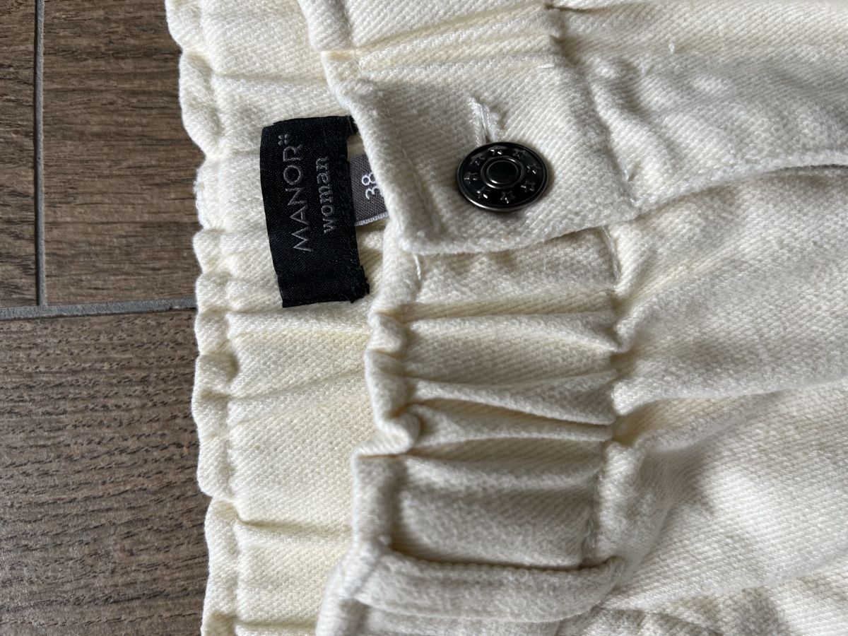 Manor Pantaloni: Pantalon Manor crème taille 38 – Nuovo (secondo la descrizione) da Hauterive NE venduto da Lipal 1