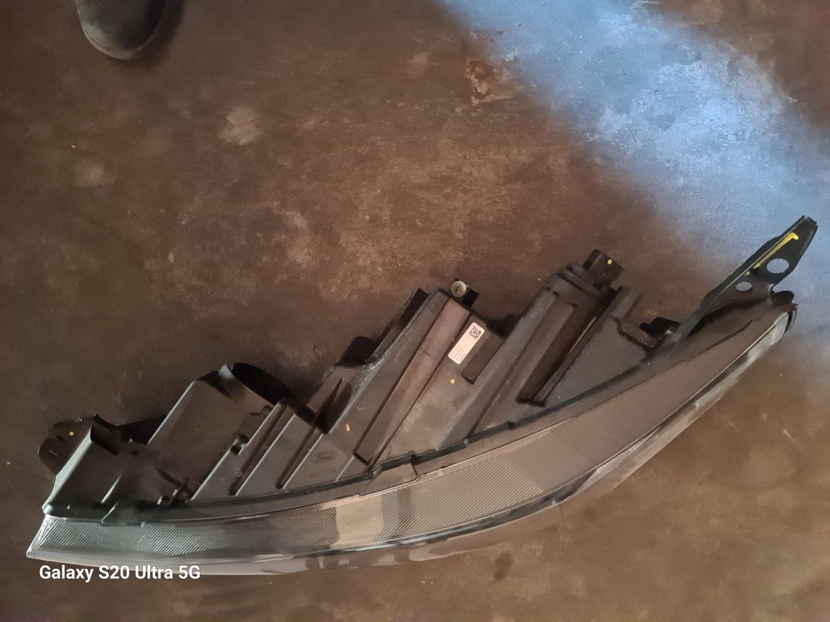 Ford Fari: Ford Transit Scheinwerfer new – Usato da Grabs venduto da fil_c75b 6