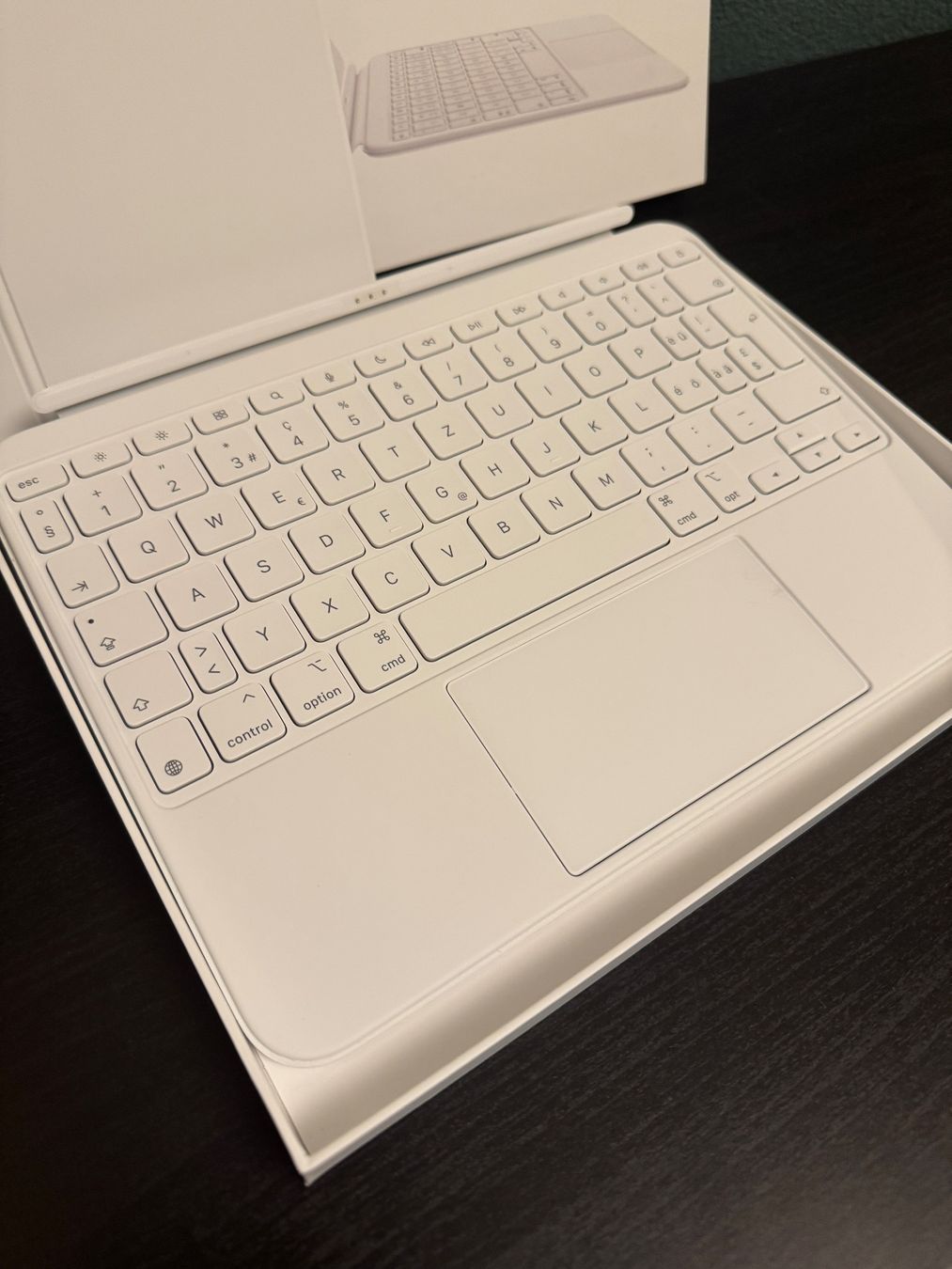 Apple Tablet PC: Apple iPad Magic Keyboard Folio - iPad 10.9" 10. Gen – Usato da Oberwil-Lieli venduto da mgi91 2