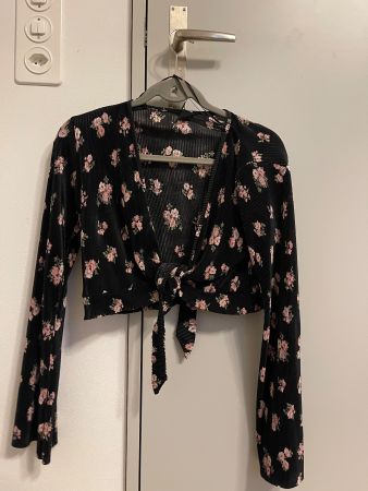Urban Outfitters Oberteil Plissiert mit Blumen