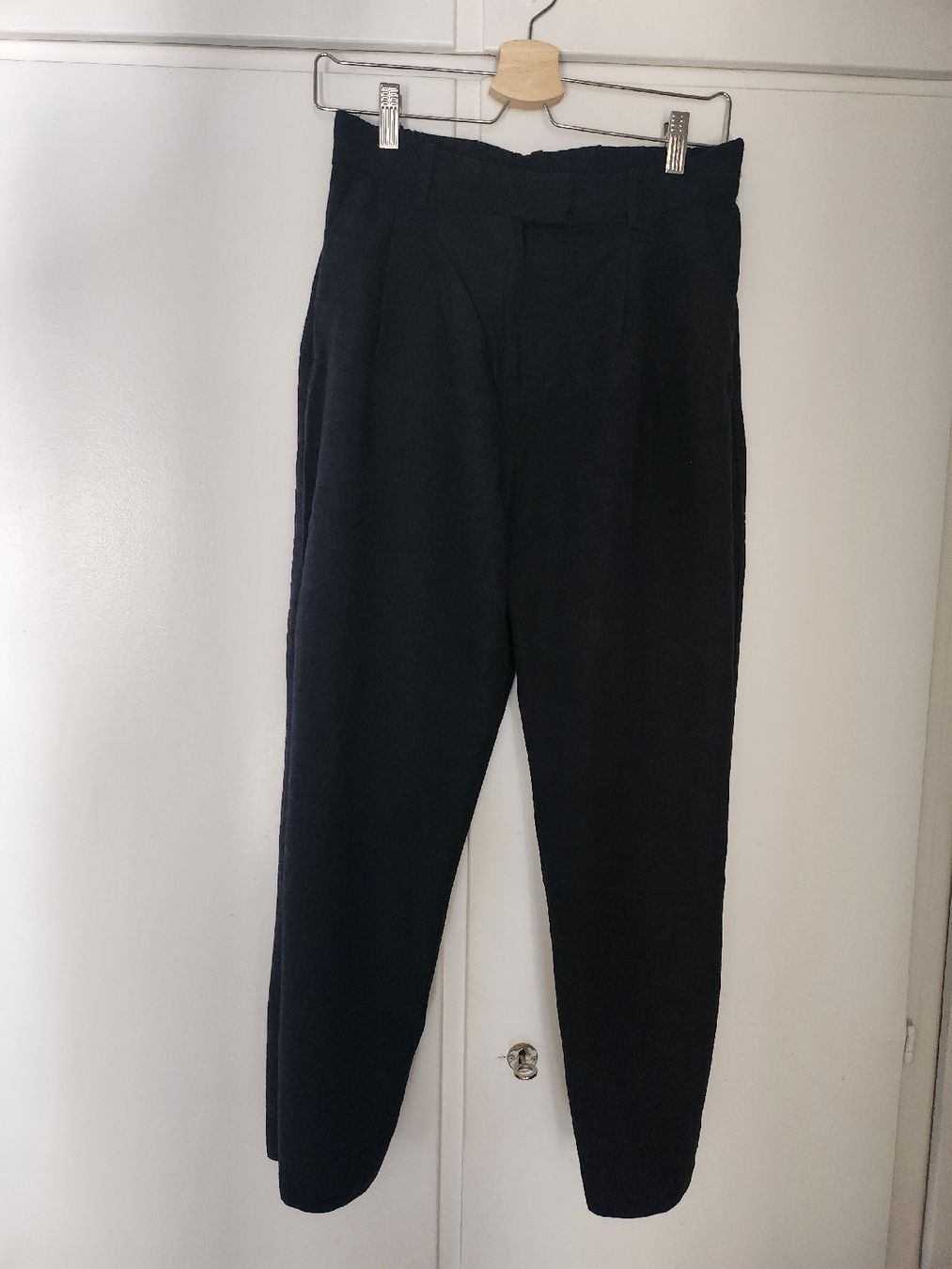 H&M Hosen: Pants black linen blend used – Gebraucht aus Schlieren von wik_69lh