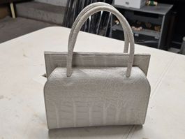 Handtasche Leder weiss Kroko-Prägung mit Etikett