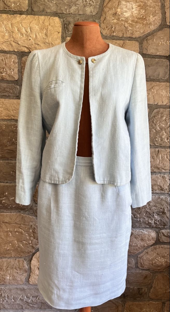 Costumi: Miss Valentino Kostüm Leinen Gr.36 – Usato da Aarau venduto da Doct8