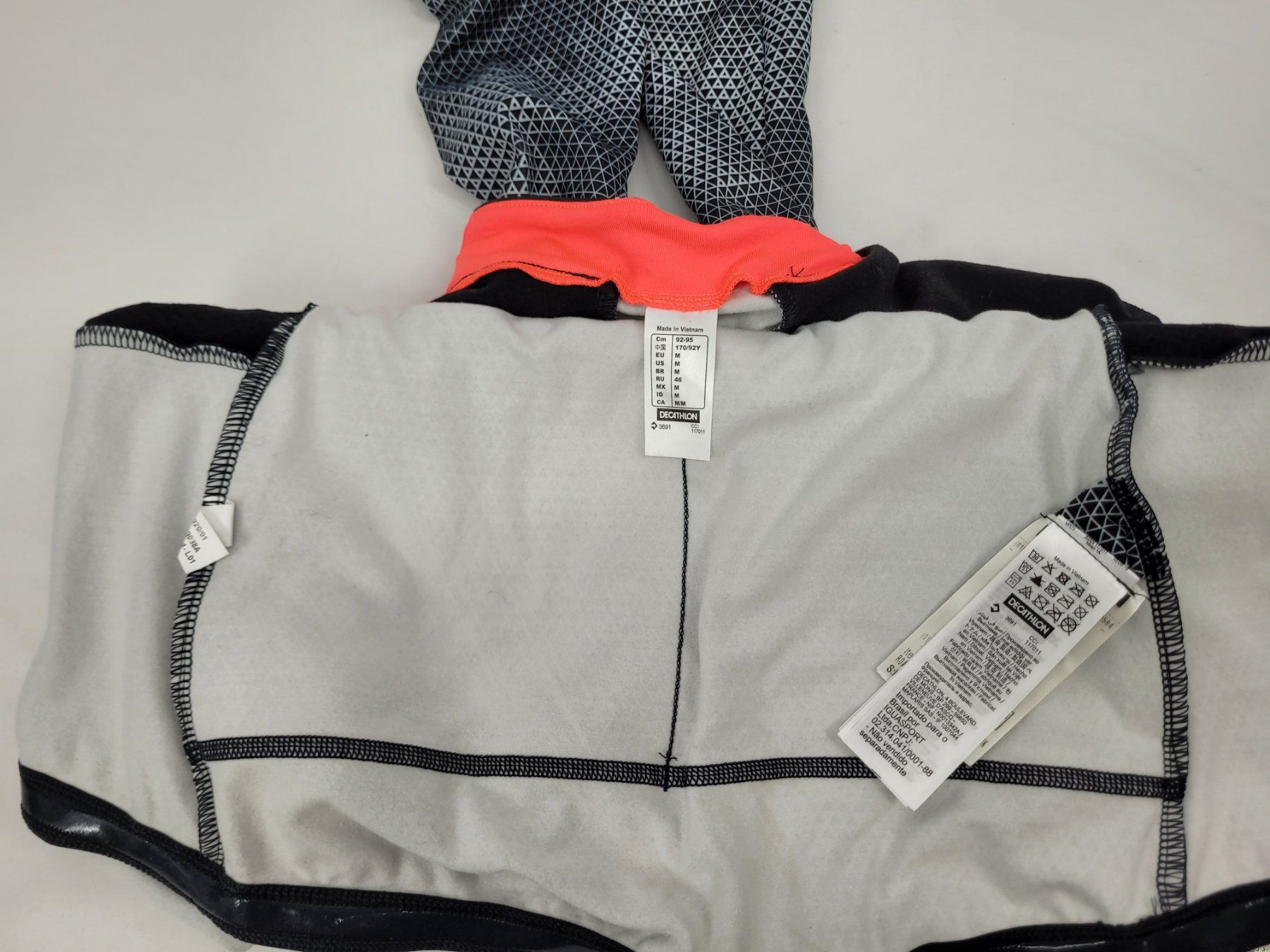 Decathlon Top: DECATHLON - HAUT RUNING M – Usato da Lausanne venduto da PlusValue_Lausanne 5