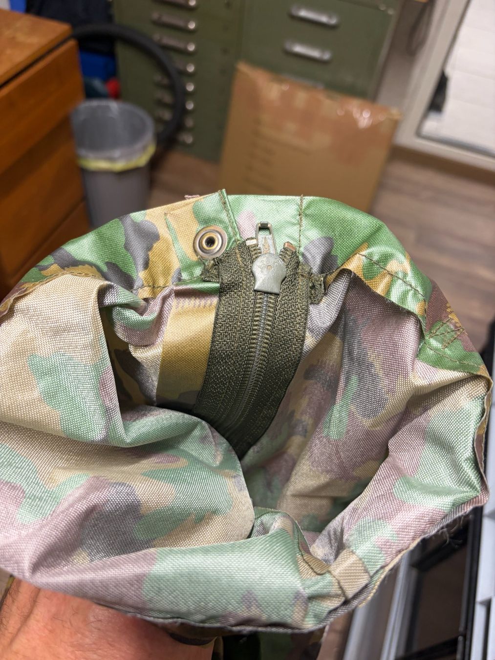 Schweizer Armee Uniformen: Regenhose TAZ 90 Schweizer Armee, Grösse 48/84 – Gebraucht aus Belp von Tomsek 1