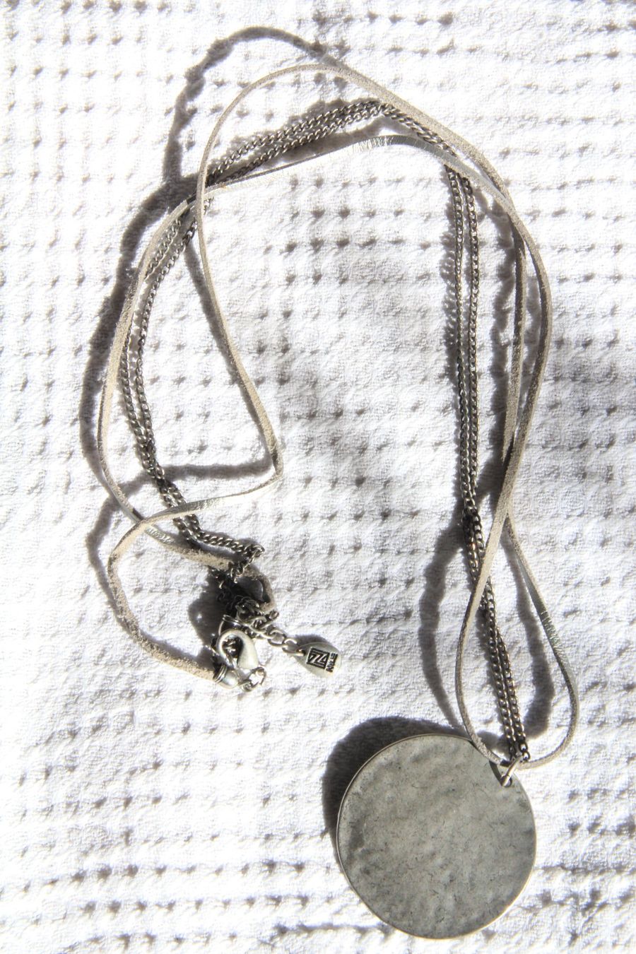 Ciondoli: Schmuck von NILE – Usato da Meiringen venduto da Dunkel1 2