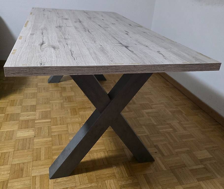Tavoli: Esszimmer-Tisch MDF Dekor Eiche – Usato da Schaffhausen venduto da F_180 1