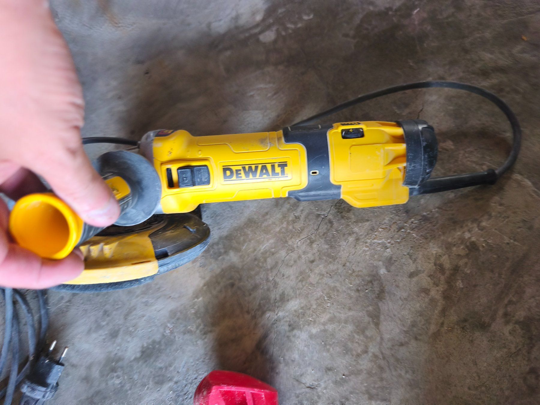 Dewalt Schleifen & Polieren: DeWalt Betonschleifer – Gebraucht aus Rubigen von HEIDA_82 5